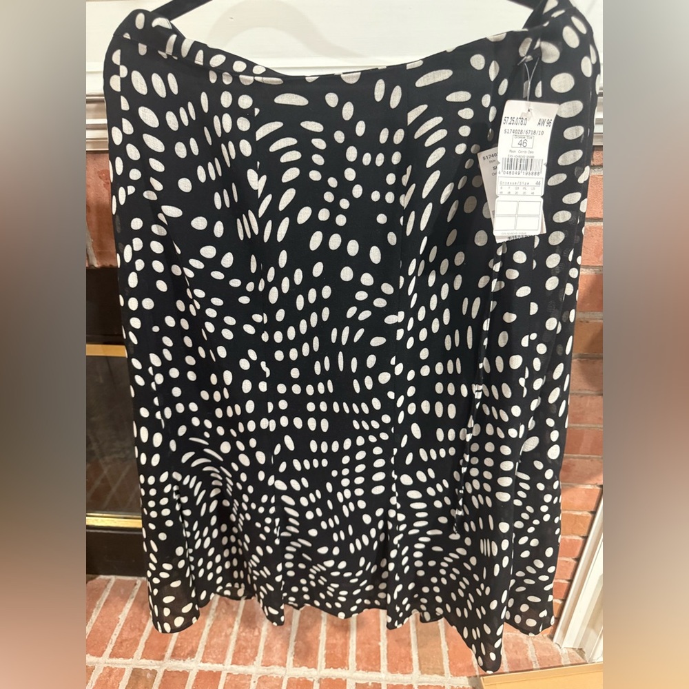 Elegant Black and White A-Line Skirt